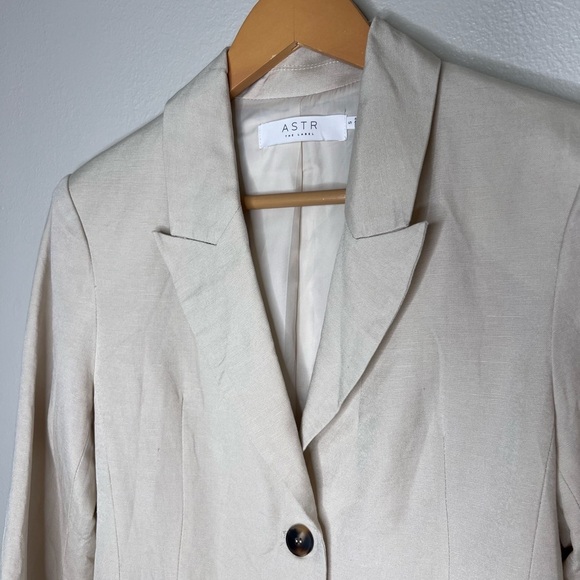 ASTR the label Women's Ayra Blazer linen blend old money capsule wardrobe S - Picture 3 of 7